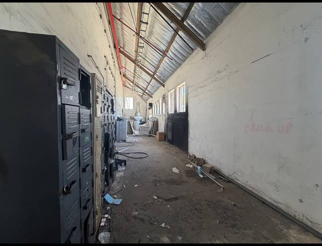 2,084M² WAREHOUSE TO LET IN BLACKHEATH INDUSTRIAL